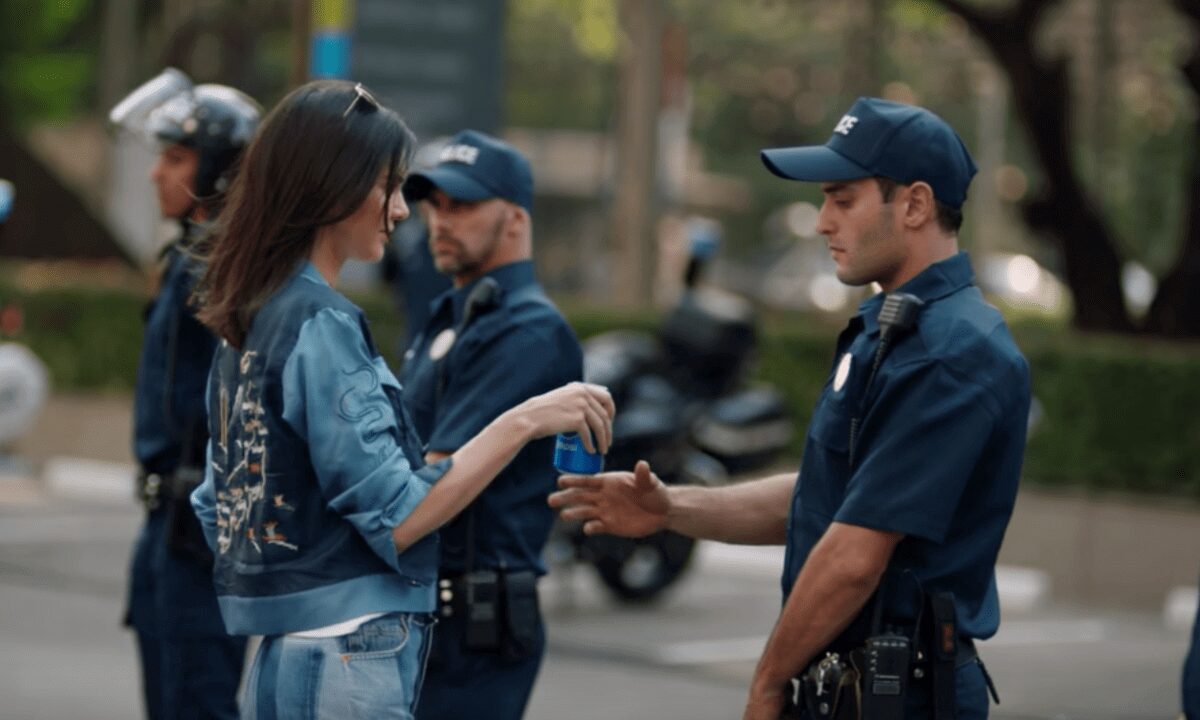 Não olhe agora, mas tem gente usando a sua causa em causa própria