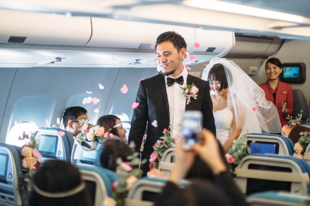 Primeira cerimônia de casamento em um vôo comercial na China.