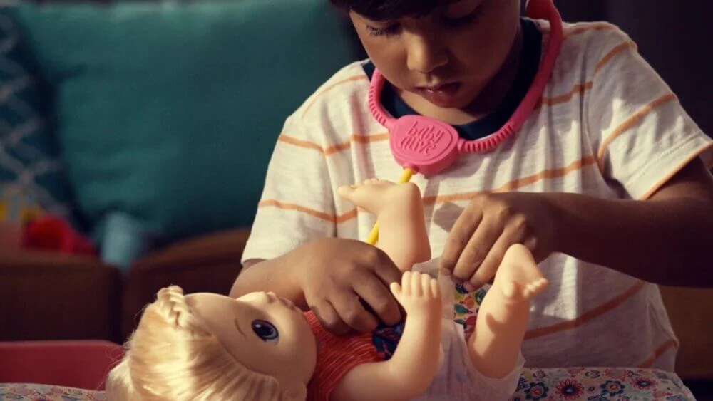 Ogilvy Brasil / Hasbro: meninos não podem brincar de boneca?