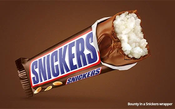 Snickers coloca o chocolate errado na embalagem. De propósito.