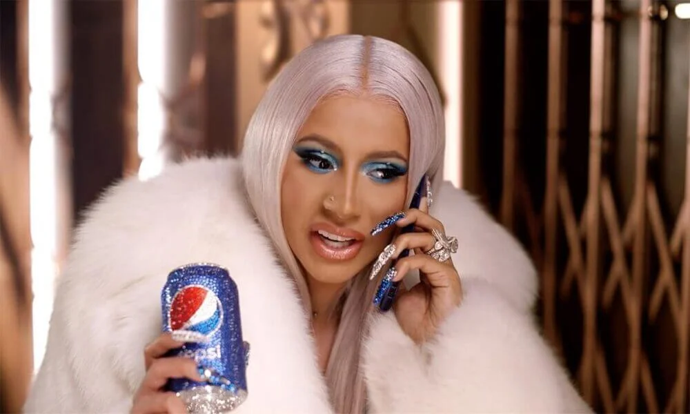 Cardi B e o Natal alternativo para Pepsi