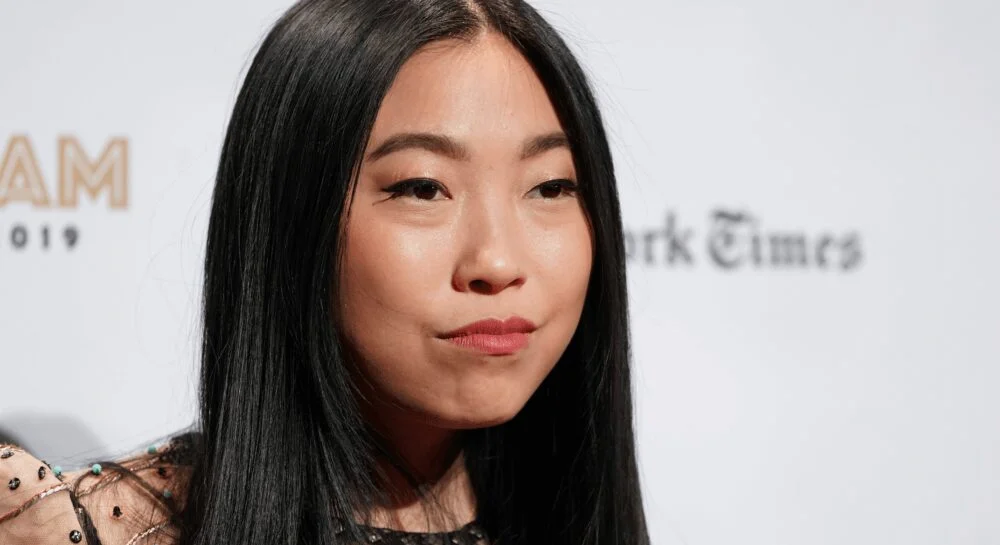 Awkwafina é a nova voz dos trens de NYC