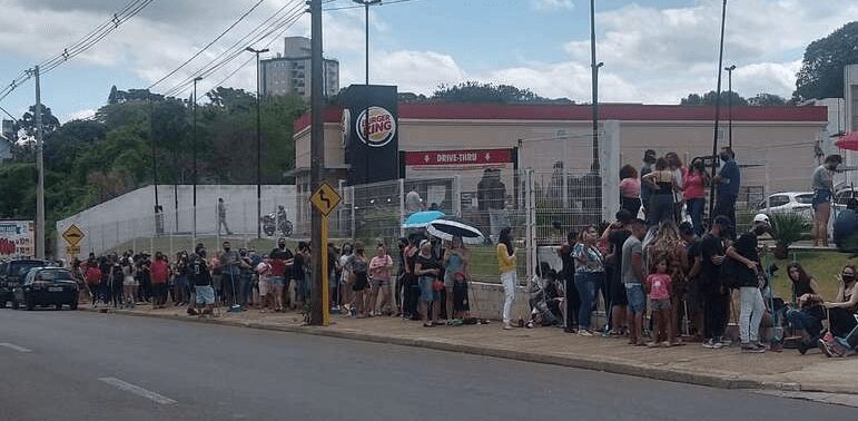 A vassourada do Burger King: mais de 140 mil Whoppers na faixa