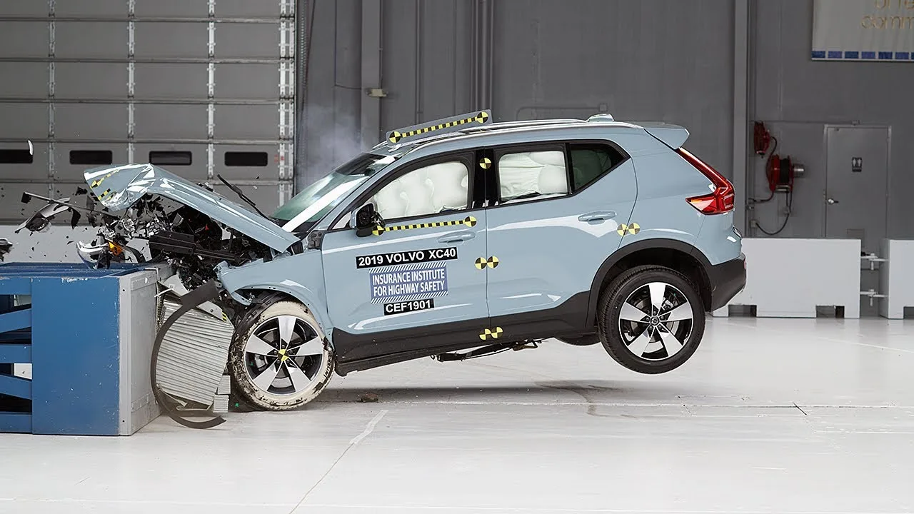 Volvo: duas mensagens, um só branding