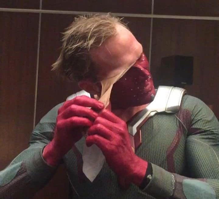 Paul Bettany, o Visão, faz apelo à Marvel pelo retorno de seu personagem