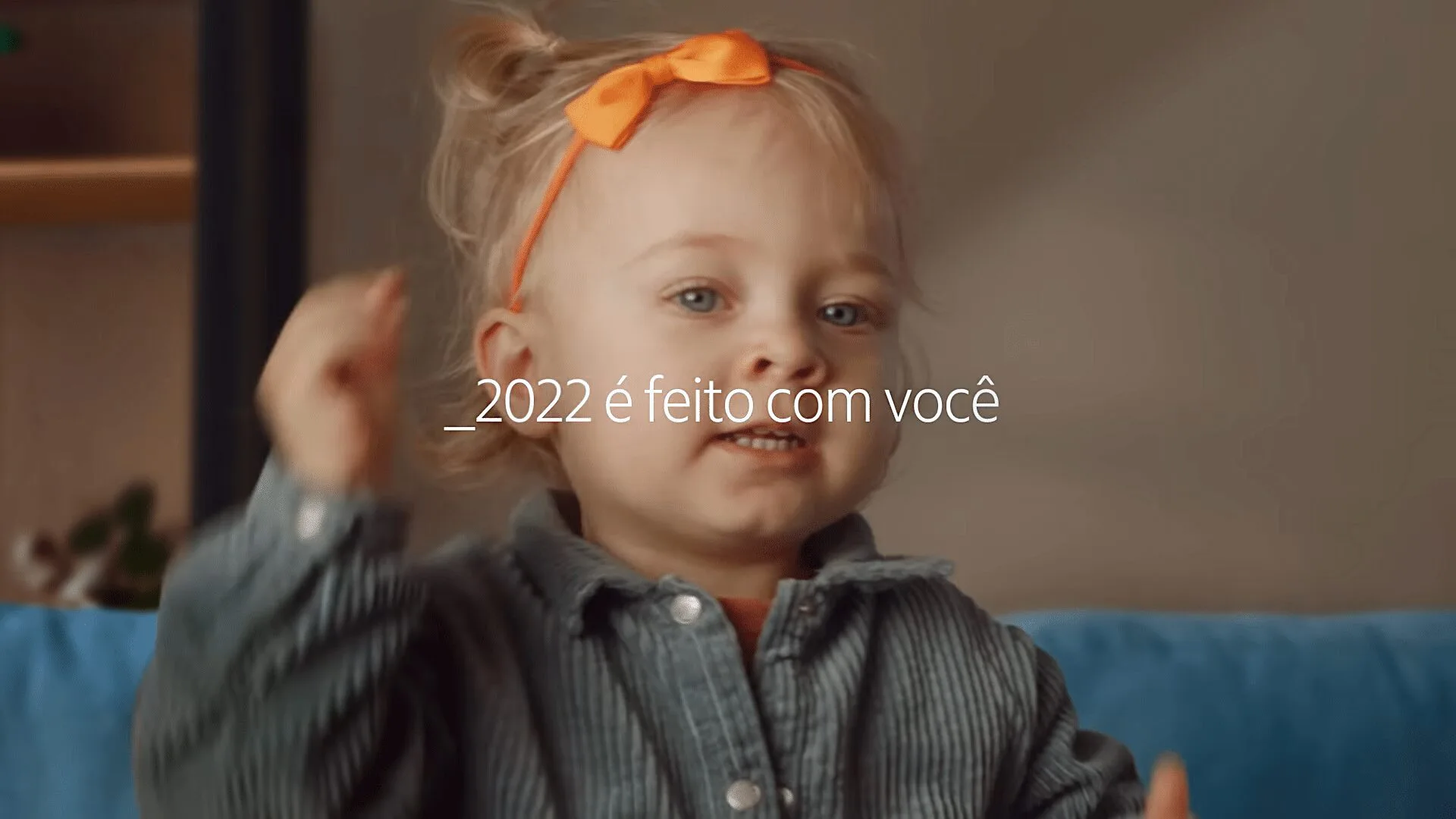 Alice e Fernanda Montenegro dialogam em comercial do Itaú