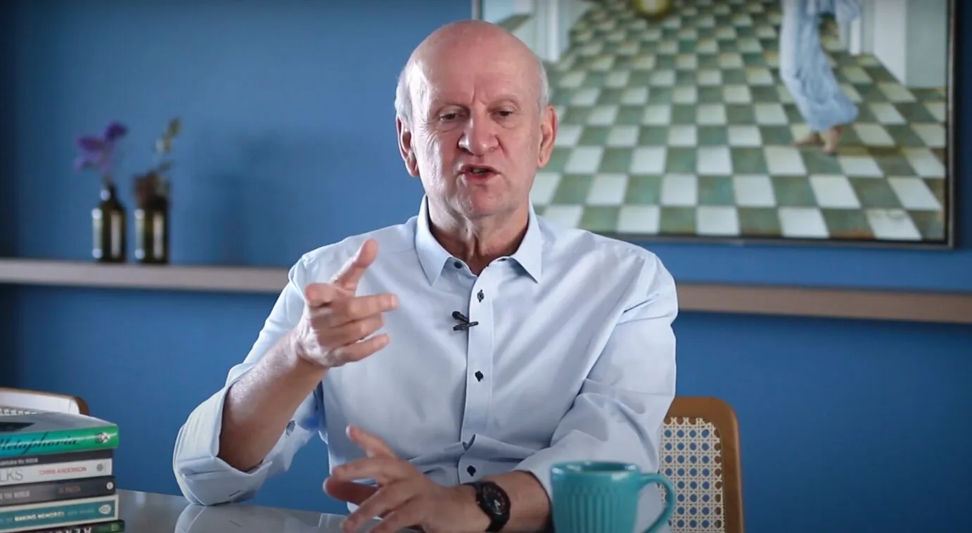 Marcas & Divãs: aprendi com o ladrão. Como?