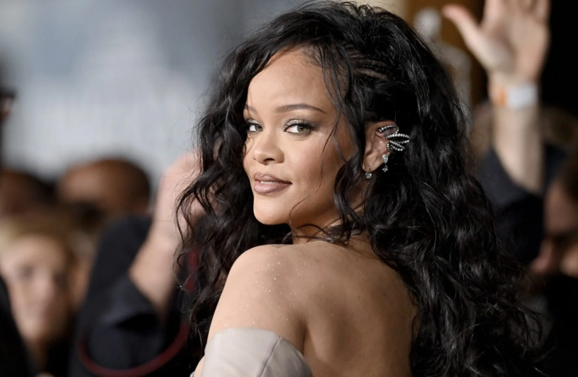 Rihanna está de volta com “Lift Me Up” para trilha de Pantera Negra: Wakanda Para Sempre