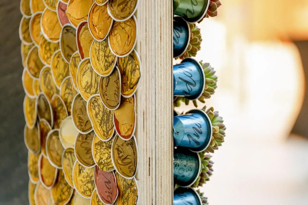 Instalação com cápsulas de Nespresso reforça compromisso da marca com a sustentabilidade