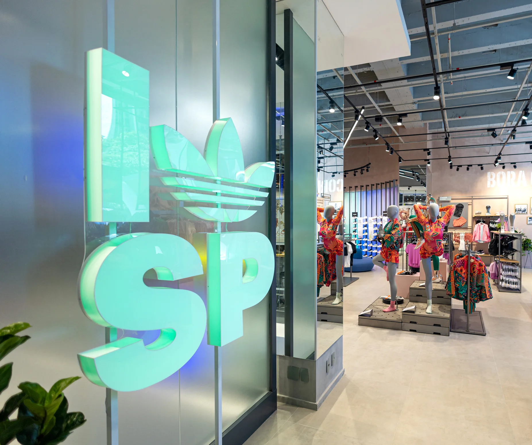 Adidas inaugura megaloja conceito na Av. Paulista