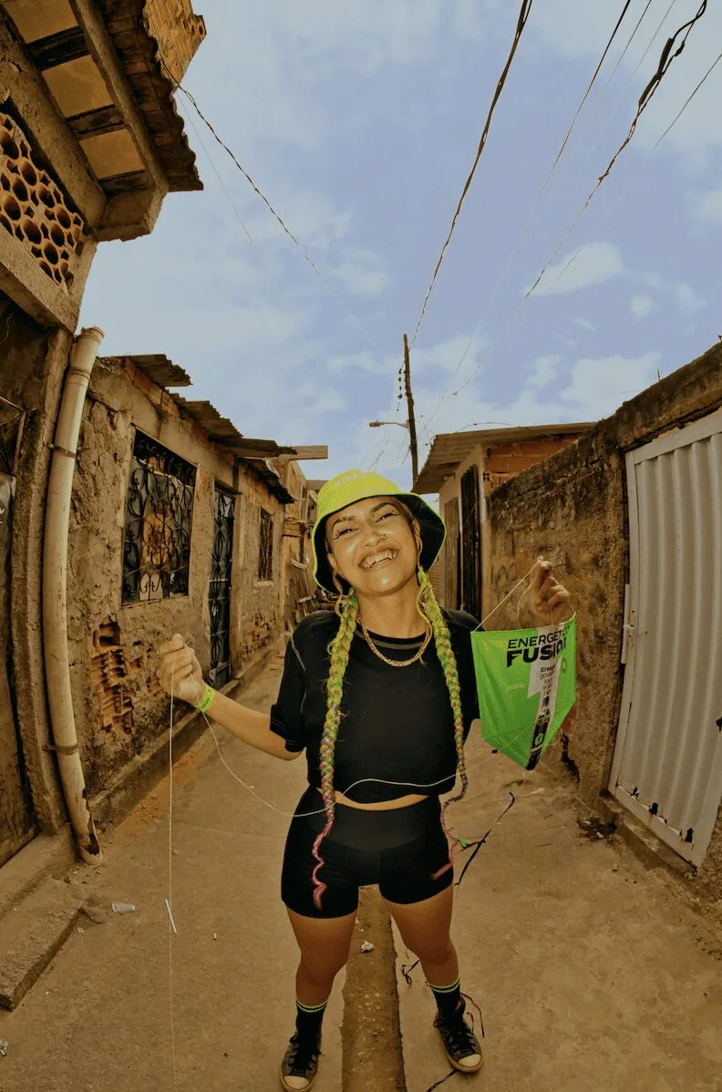 Para apoiar a cultura das pipas, o Energético Fusion transformou uma tradição das favelas em mídia.
