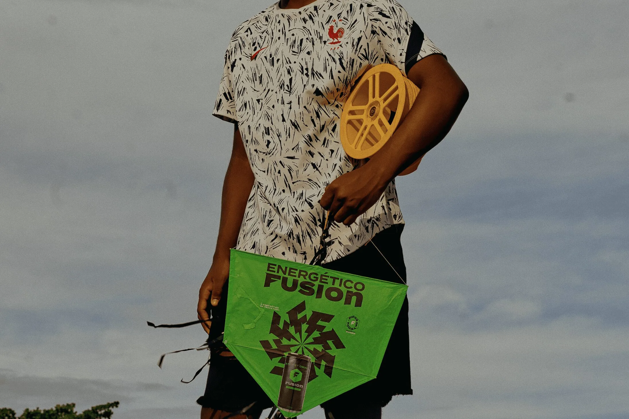 Para apoiar a cultura das pipas, o Energético Fusion transformou uma tradição das favelas em mídia.
