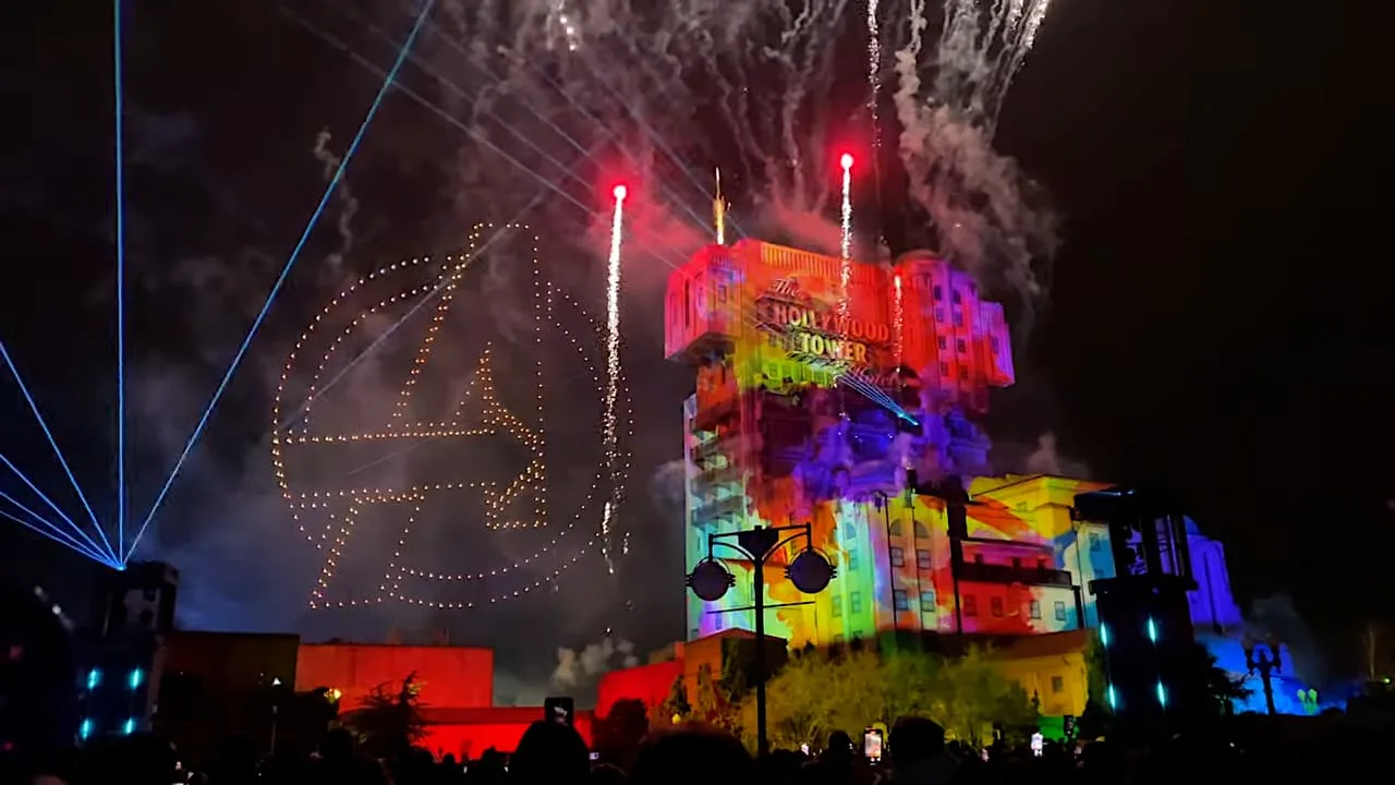 Disney Paris e o show com 500 drones e personagens da Marvel