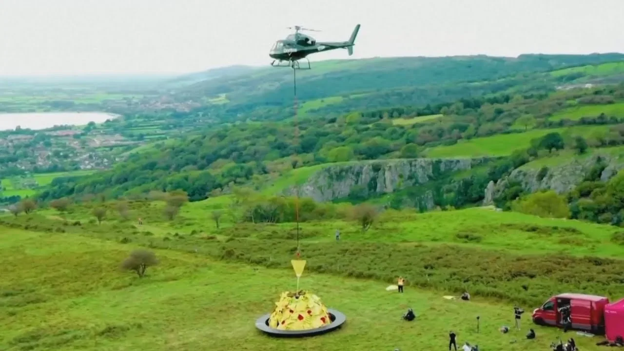 Doritos quebra recorde mundial ao desafiar a gravidade em um mergulho improvável de seus nachos