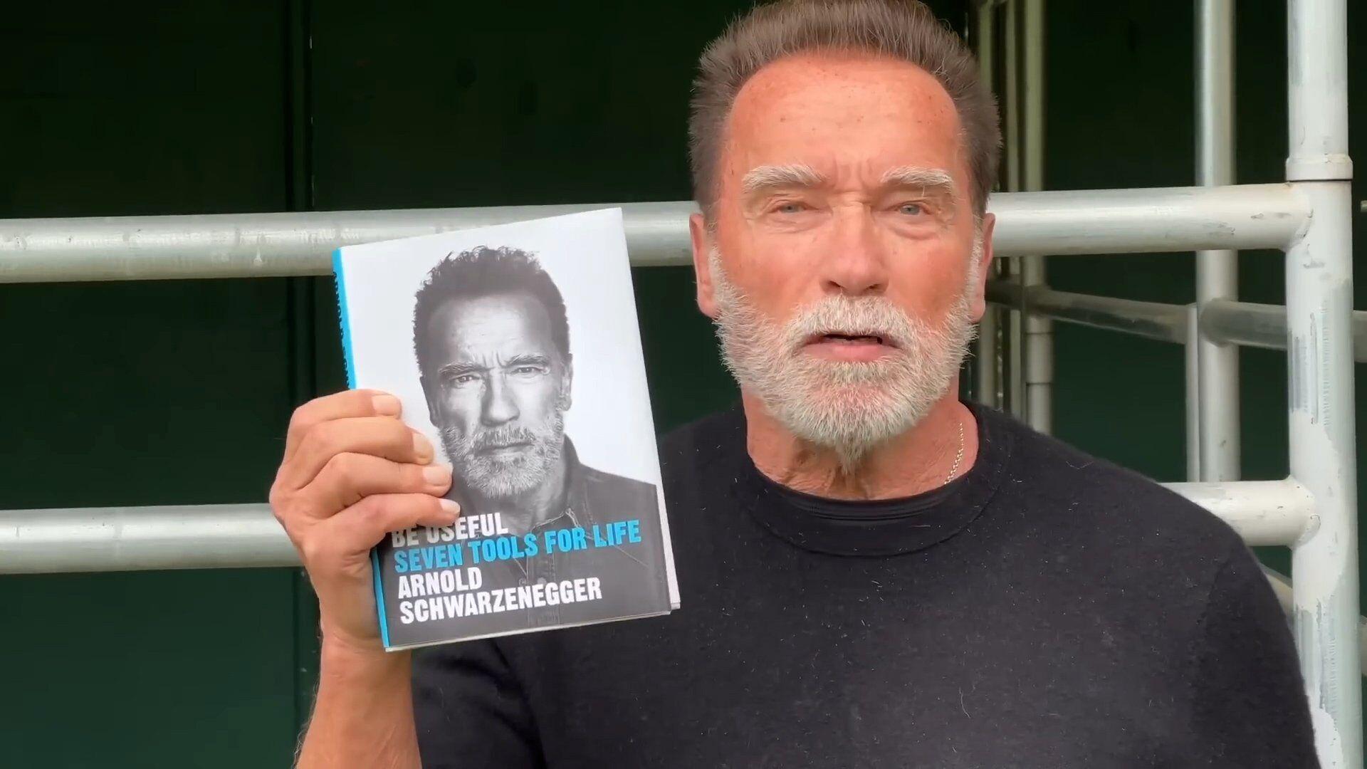 Arnold Schwarzenegger A.I.: ação para lançar seu livro "Be Useful"