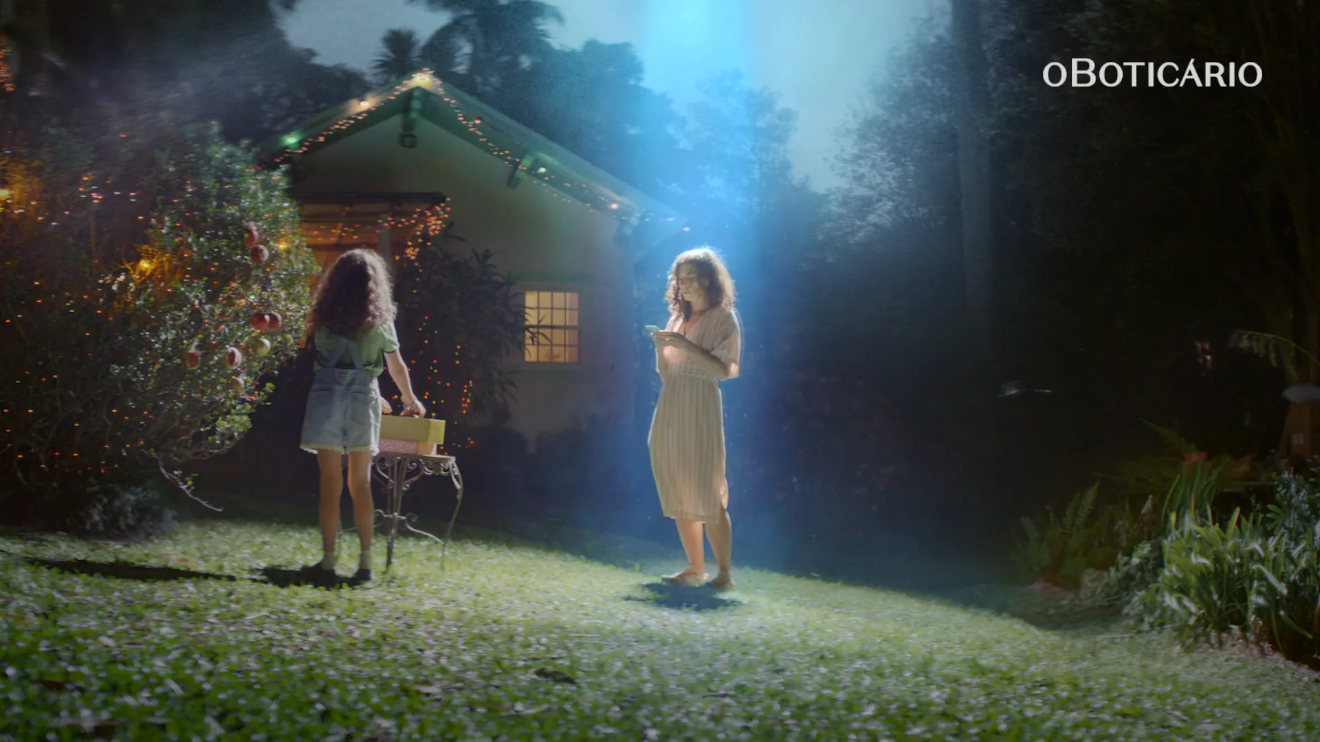 O Boticário se inspira em "Intimidade Artificial" para campanha de Natal 2023