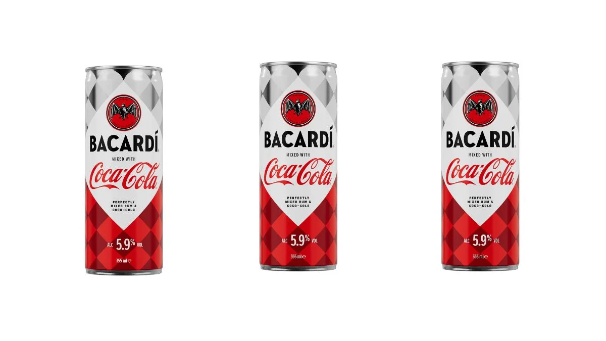 Latas de Bacardí com Coca-Cola.