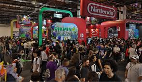 Público em evento de jogos Nintendo e Pikmin 4