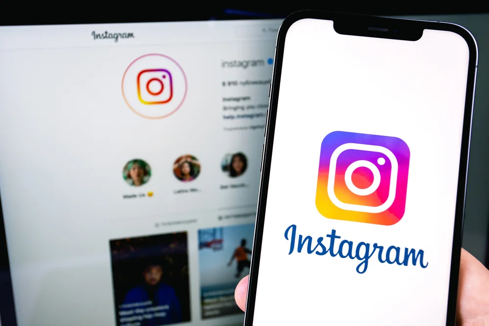 Aplicativo Instagram aberto em smartphone.