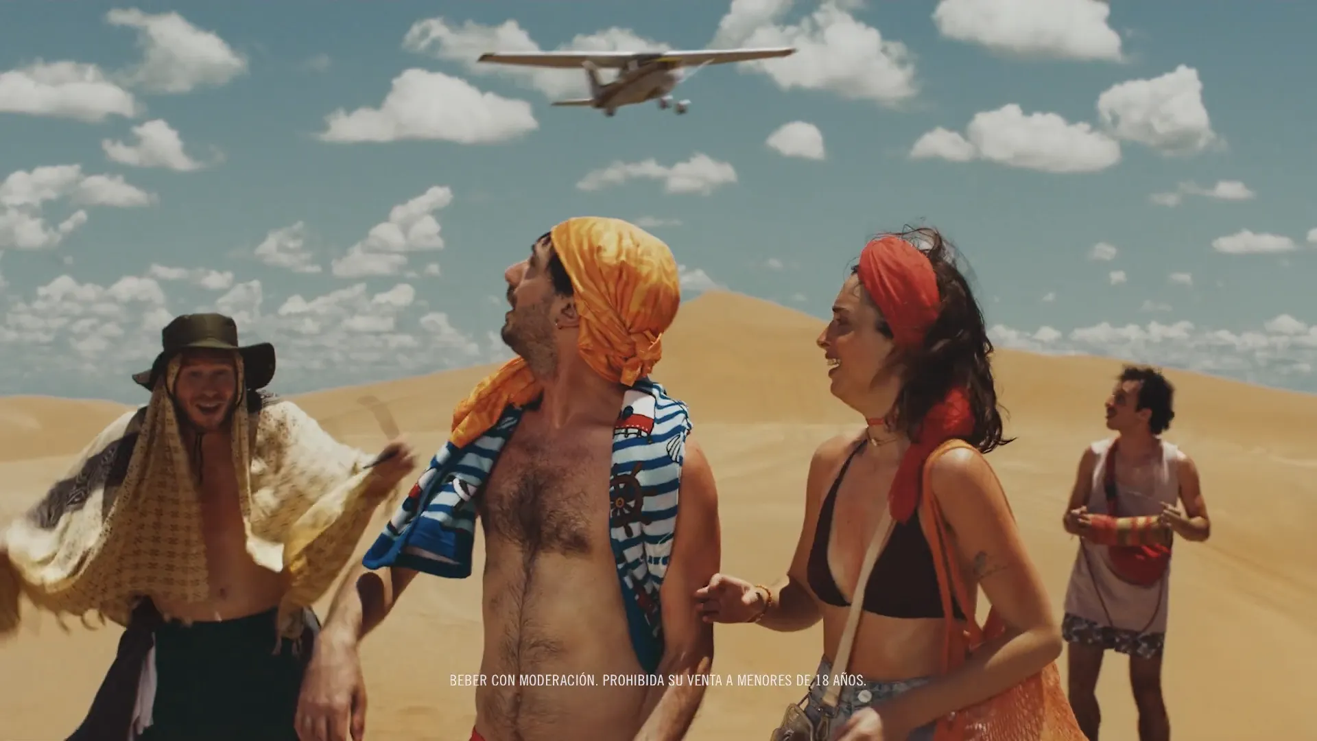 Comercial argentino de Brahma tem travessia surreal pelo deserto