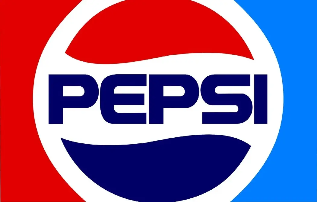Logo da Pepsi com cores vermelho, branco, azul.