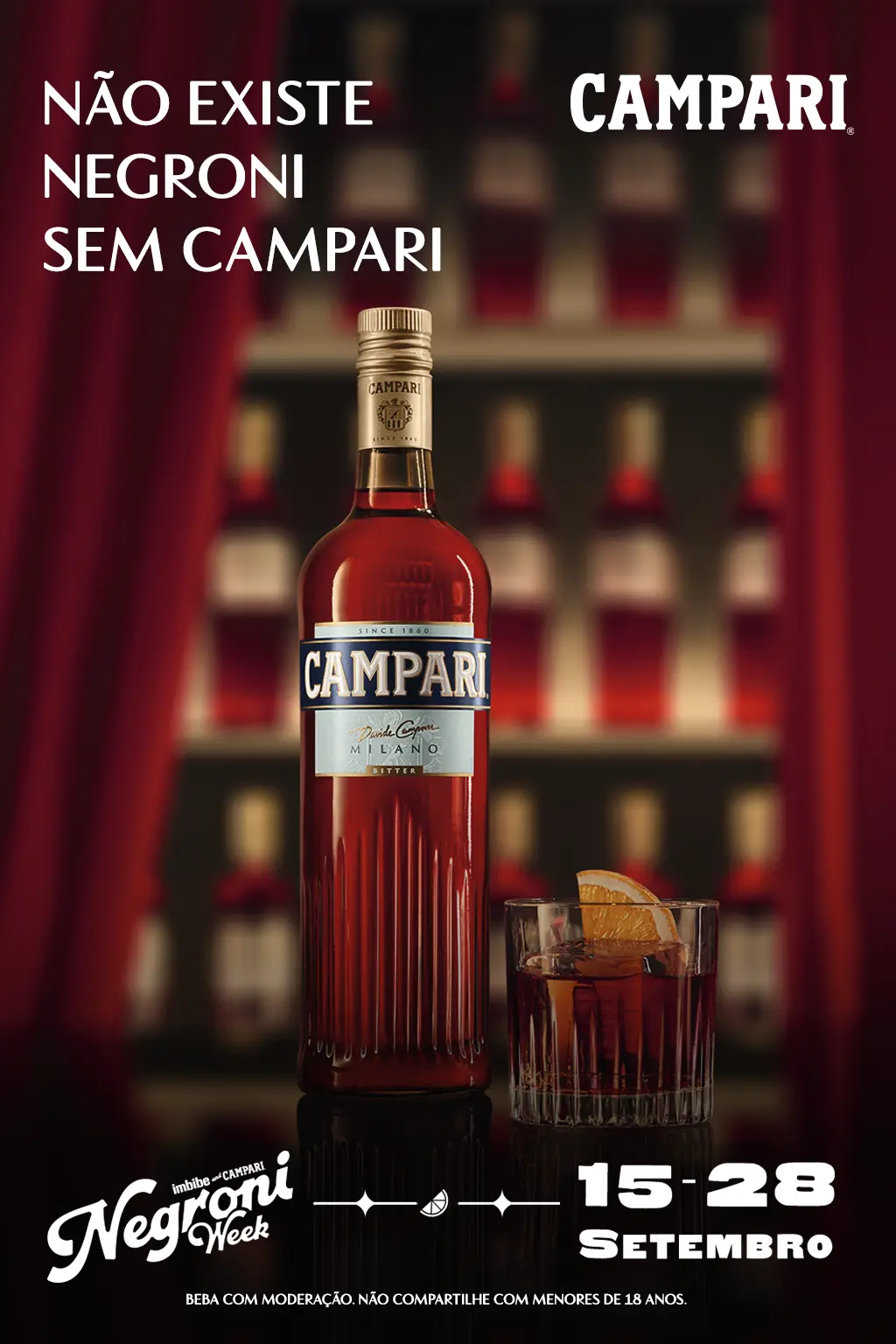 Garrafa de Campari e copo de Negroni.