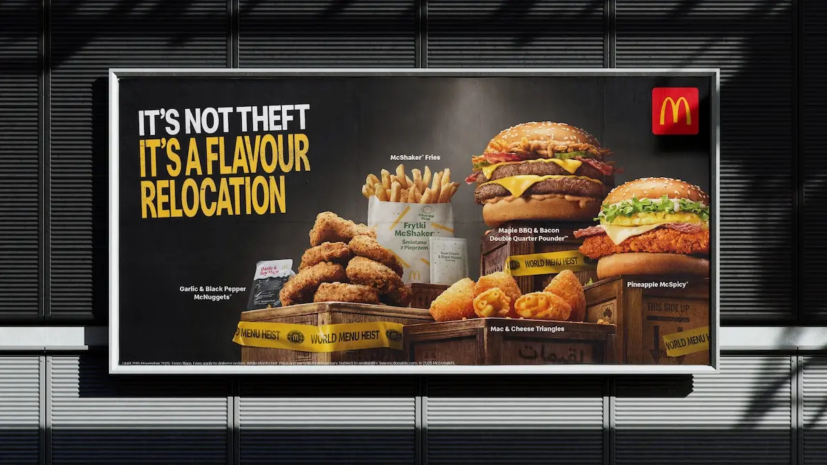 Outdoor de fast food com hambúrgueres e batatas fritas.