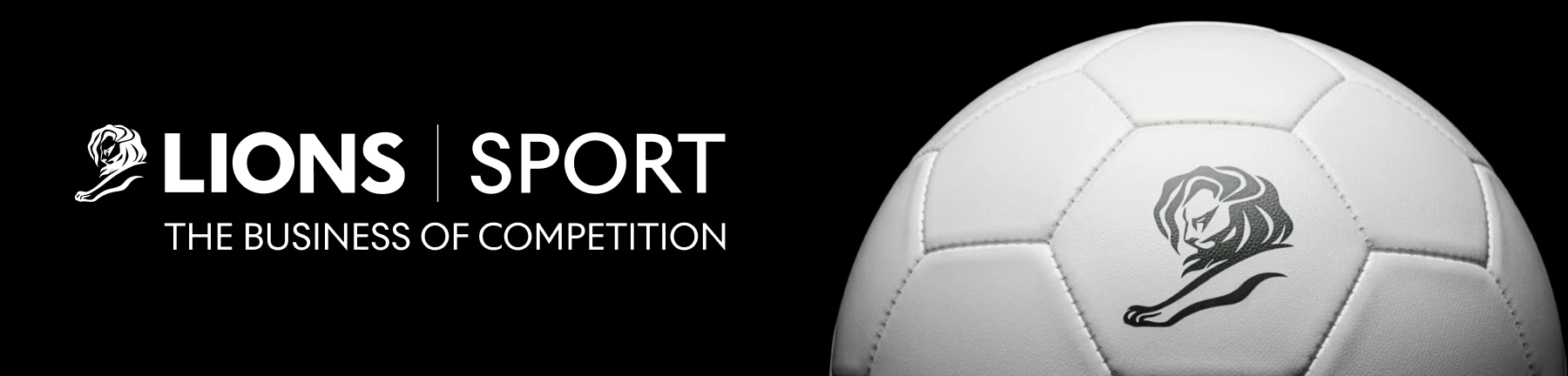 Logotipo Lions Sport em bola de futebol branca.