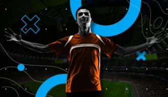 Jogador de futebol comemorando em campo