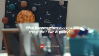 Cartaz do sistema solar e pergunta sobre IA.