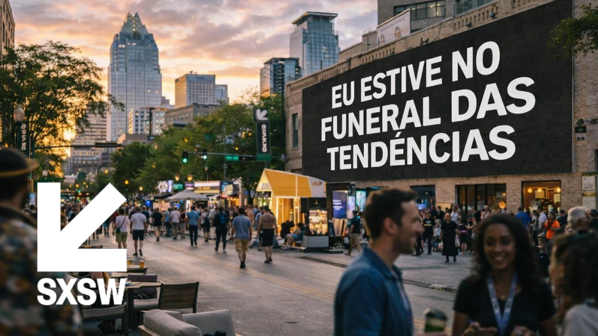 Evento SXSW em cidade movimentada ao entardecer.