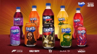Garrafas e latas de Fanta com temas de jogos