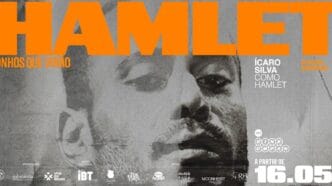 Cartaz de Hamlet com rosto dividido em preto e branco